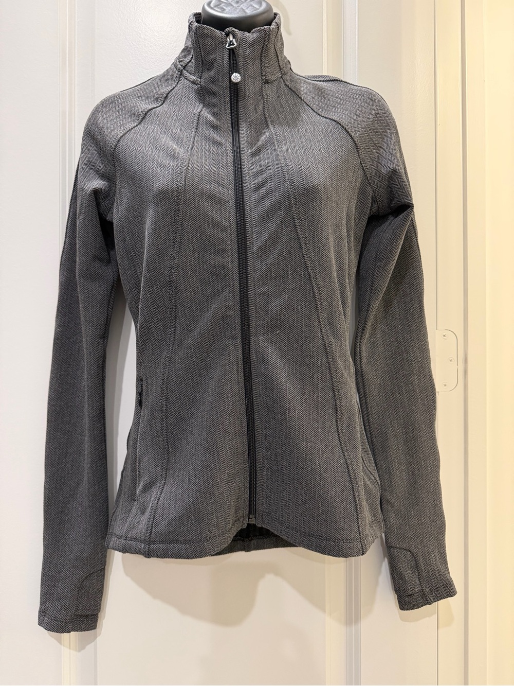 Athleta Herringbone Hope Jacket Shale Full Zip Thumbholes XS